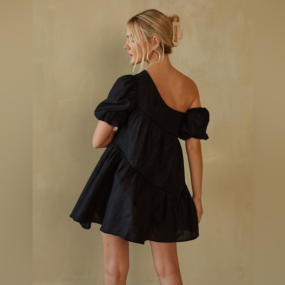 Showpo Black One-Shoulder Voluminous Sleeve Women’s Mini Dress US 4 - Picture 2 of 9